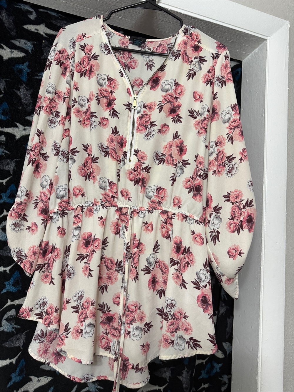 Rue21 Cream Floral Peplum Top with Pink Roses